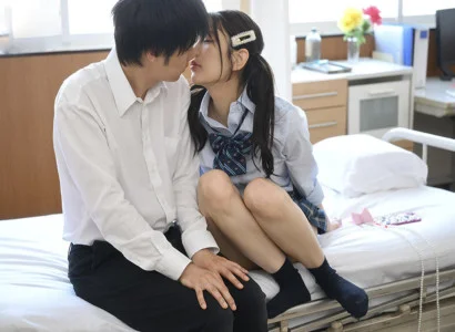 Chàng nam sinh yếu đuối bị khoa khôi địt ngay trong lớp