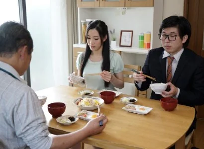 Con dâu banh vùng kín ra cho bố chồng